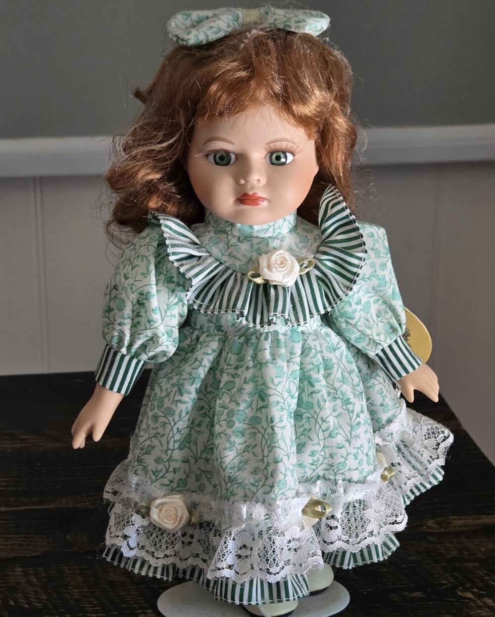 "Stephanie" Crowne Fine Porcelain Doll 1998 Artmark Auburn Hair Green Eyes